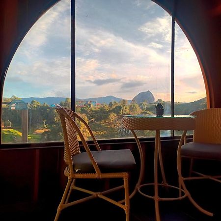 Hotel Glamping The Mountain à Guatapé Extérieur photo