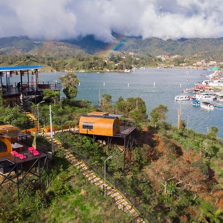 Hotel Glamping The Mountain à Guatapé Extérieur photo