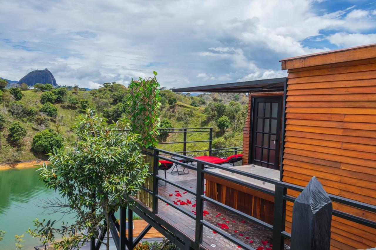 Hotel Glamping The Mountain à Guatapé Extérieur photo