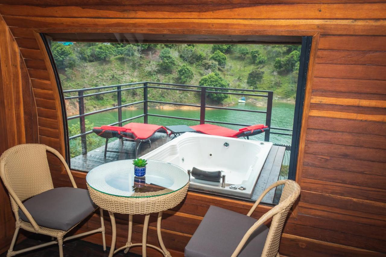 Hotel Glamping The Mountain à Guatapé Extérieur photo