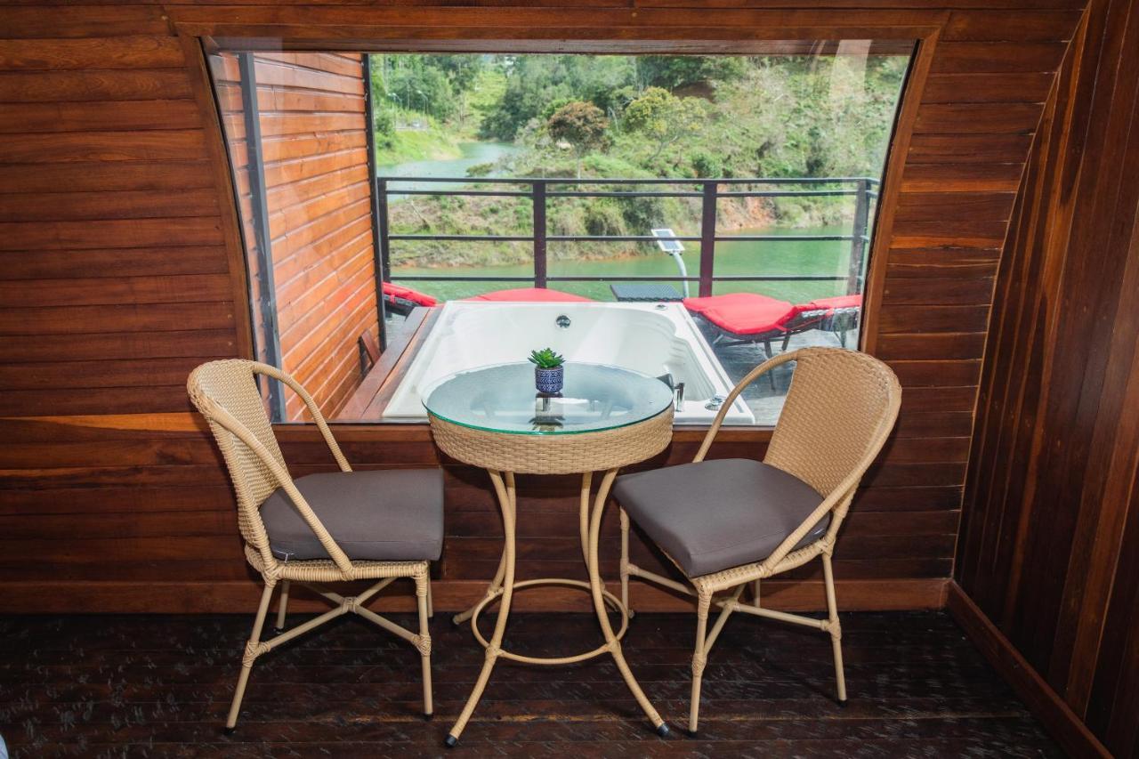 Hotel Glamping The Mountain à Guatapé Extérieur photo