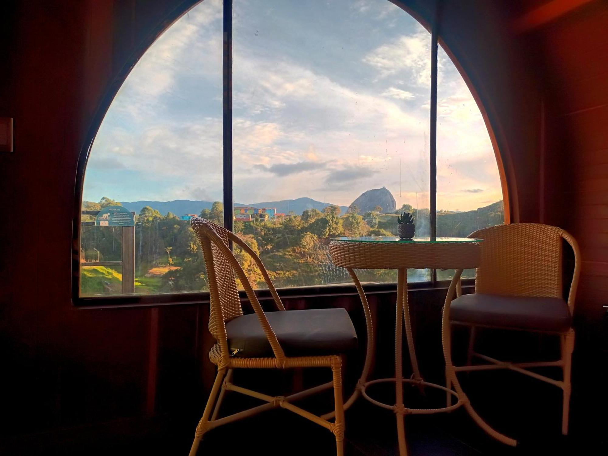 Hotel Glamping The Mountain à Guatapé Extérieur photo