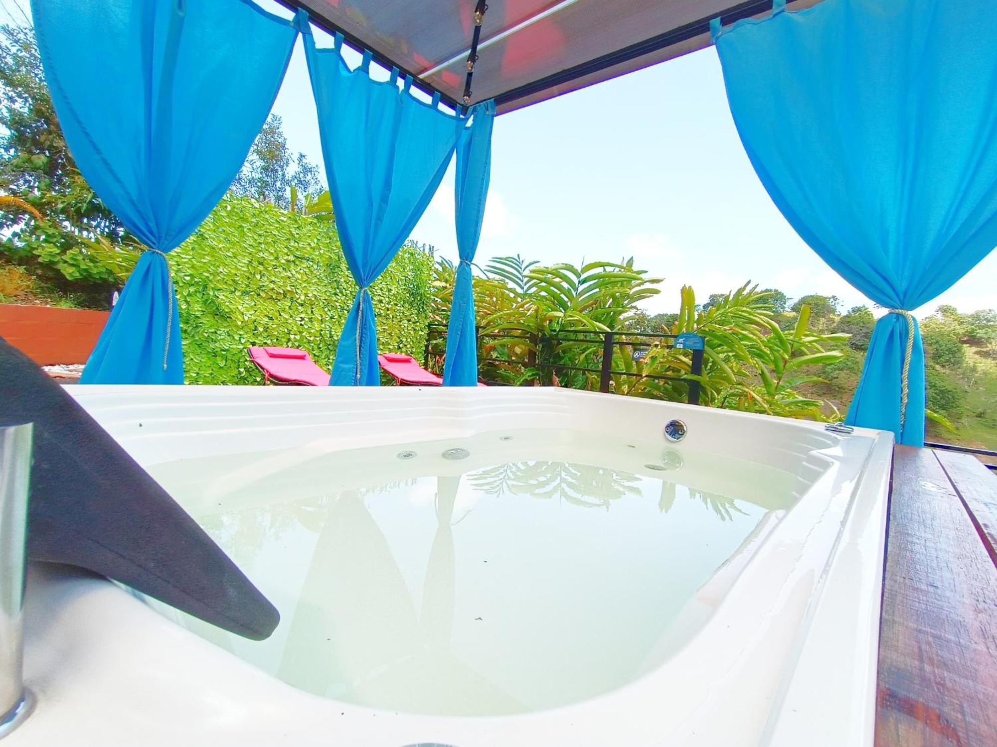Hotel Glamping The Mountain à Guatapé Extérieur photo