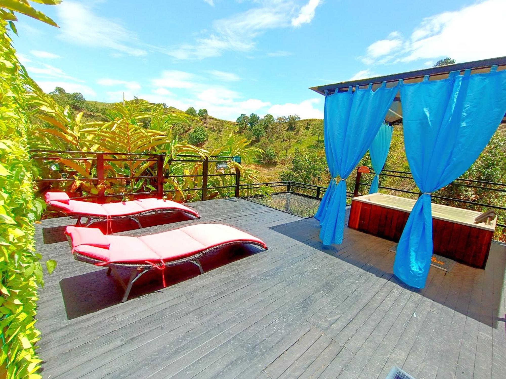 Hotel Glamping The Mountain à Guatapé Extérieur photo