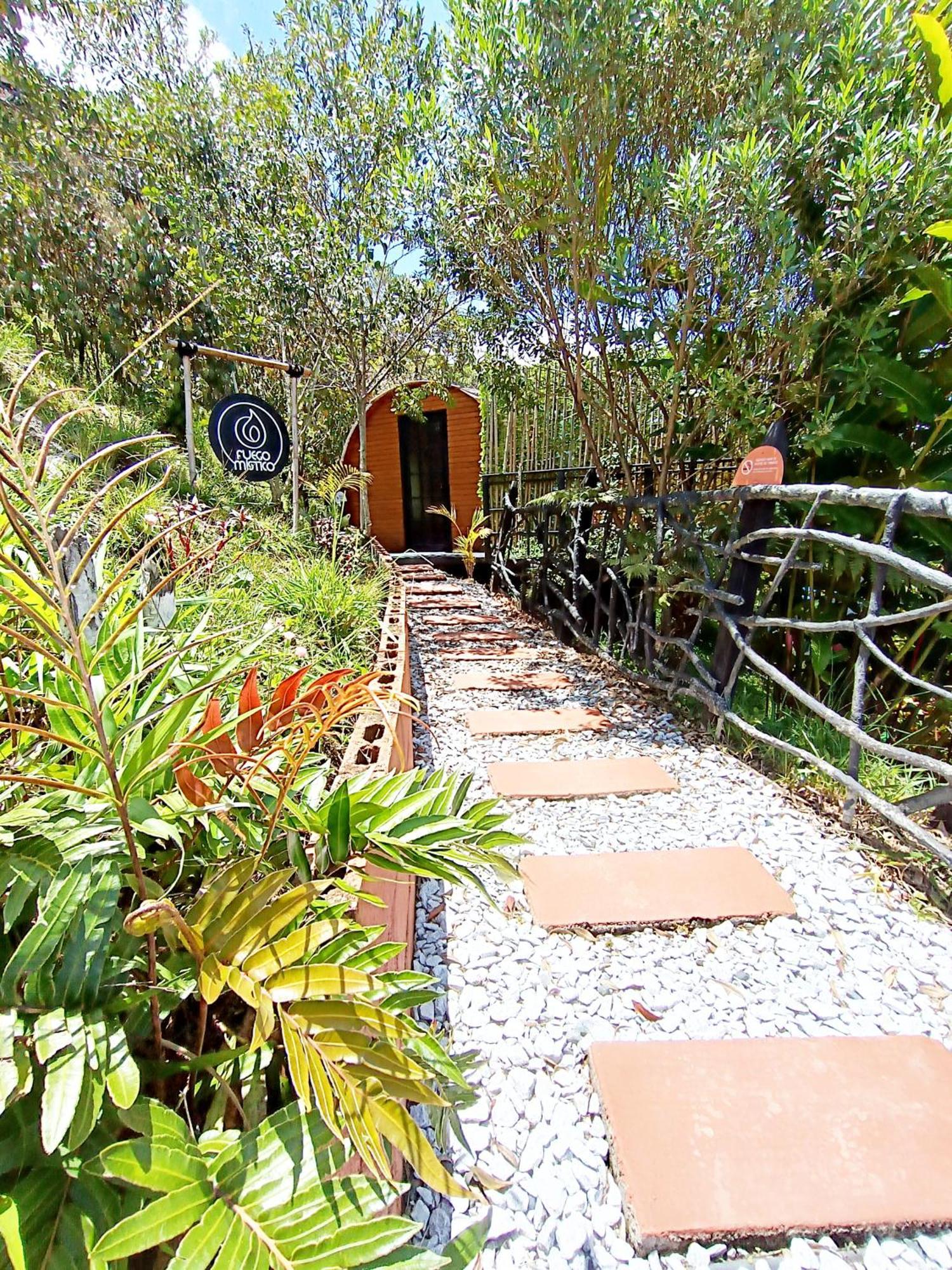 Hotel Glamping The Mountain à Guatapé Extérieur photo