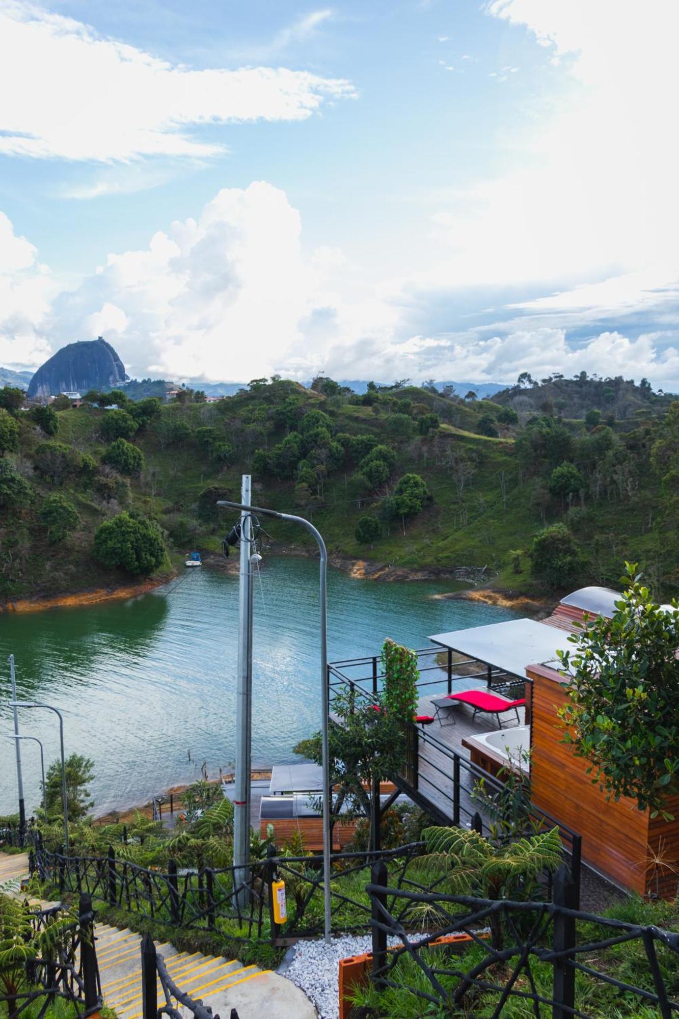 Hotel Glamping The Mountain à Guatapé Extérieur photo