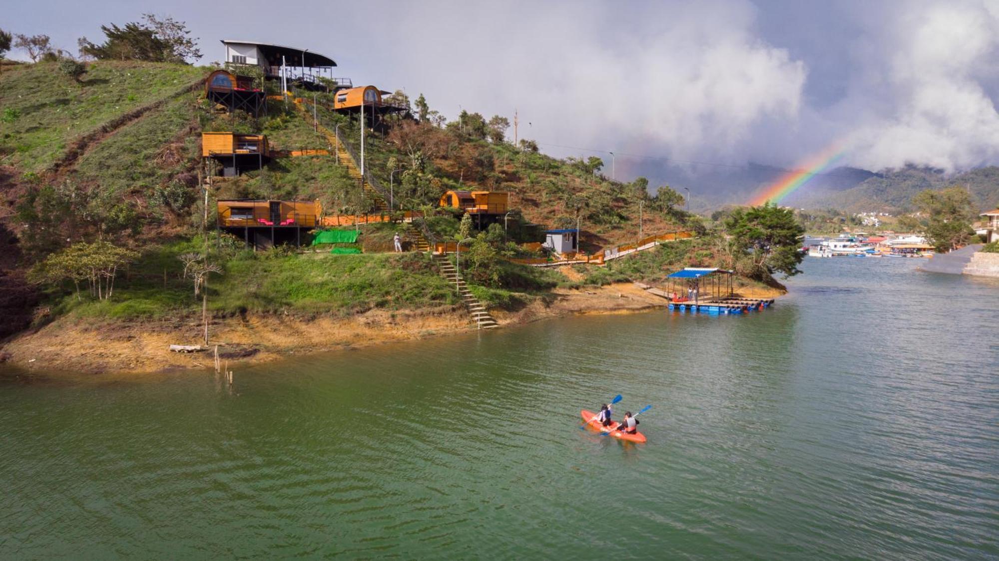 Hotel Glamping The Mountain à Guatapé Extérieur photo